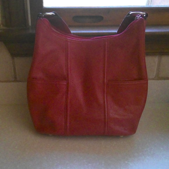 Tignanello Handbags - TIGNANELLO RED LEATHER SHOULDER BAG WITH OUTISDE COMPARTMENTS-